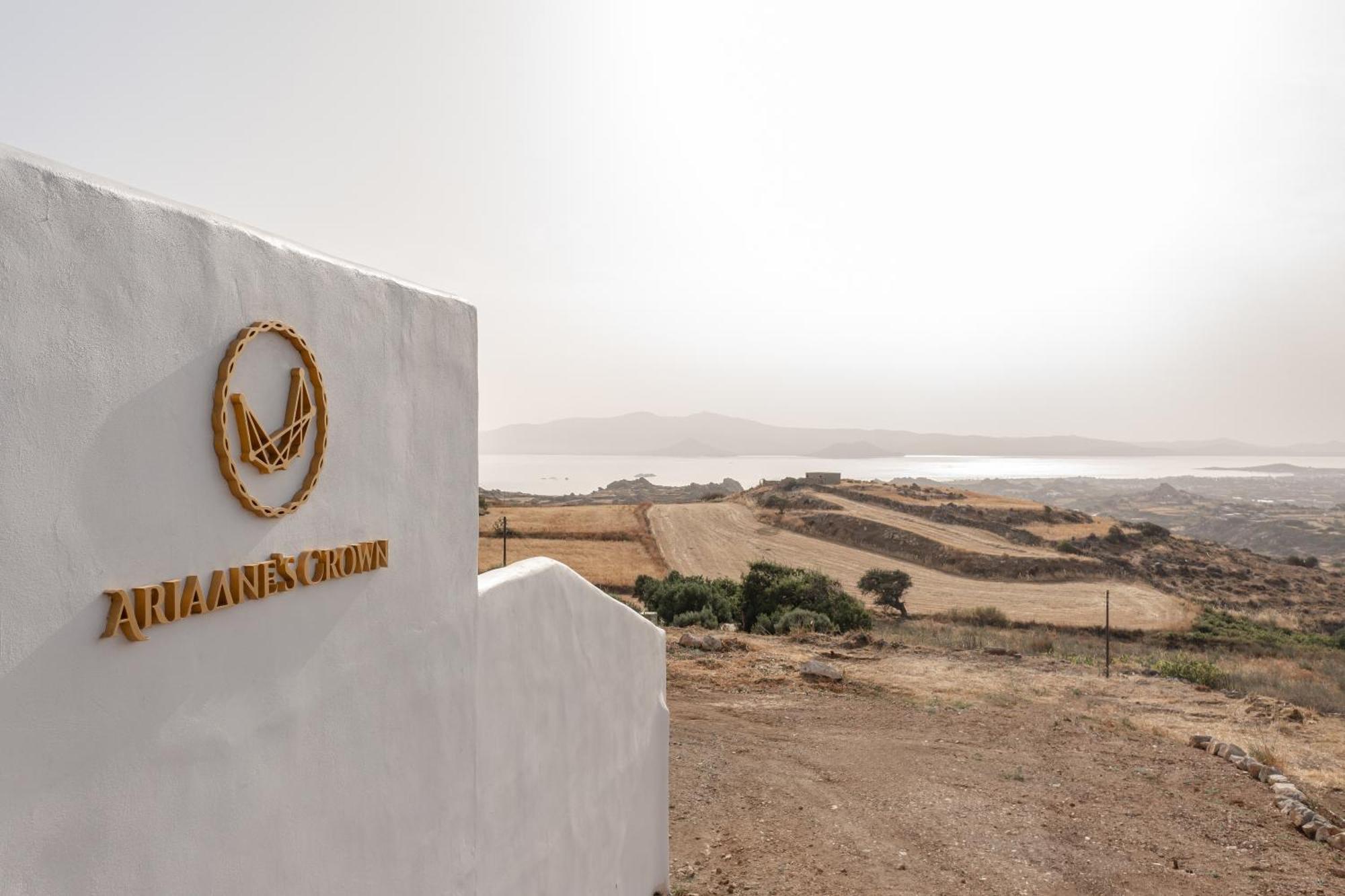 Ariadne's Crown Luxury With Private Pool Villa